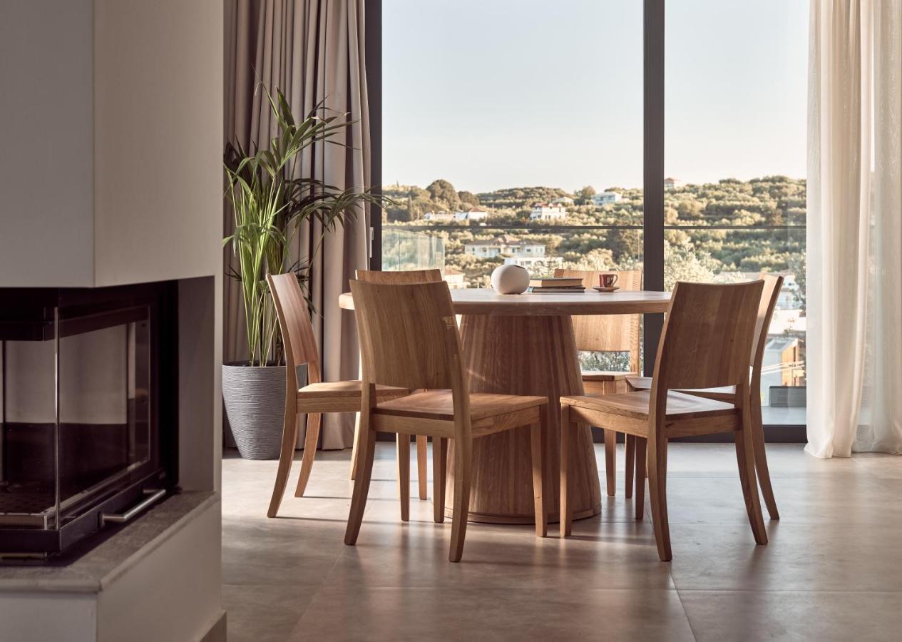 Uparati - Hilltop Sea View Retreat